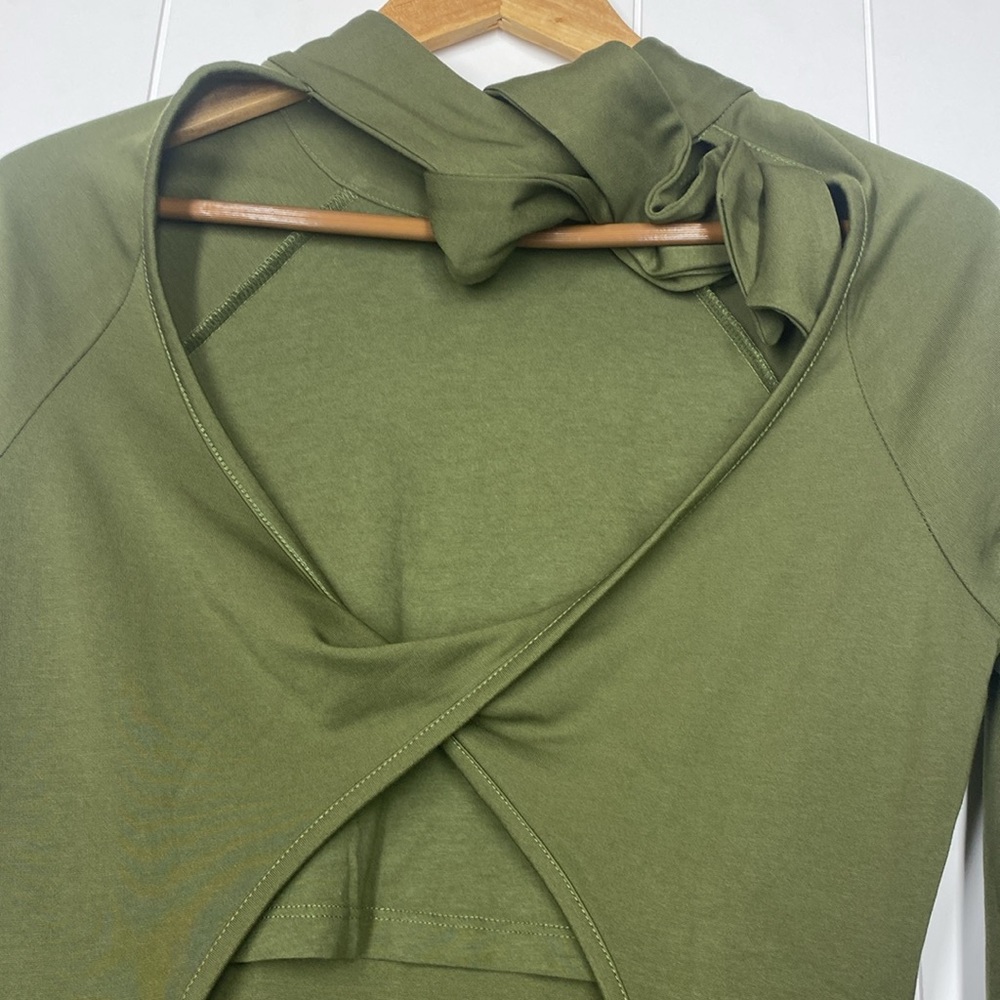 “Winter Clearance” Fabletics Pullover Open Back Green Dress Size Medium - Picture 7 of 9